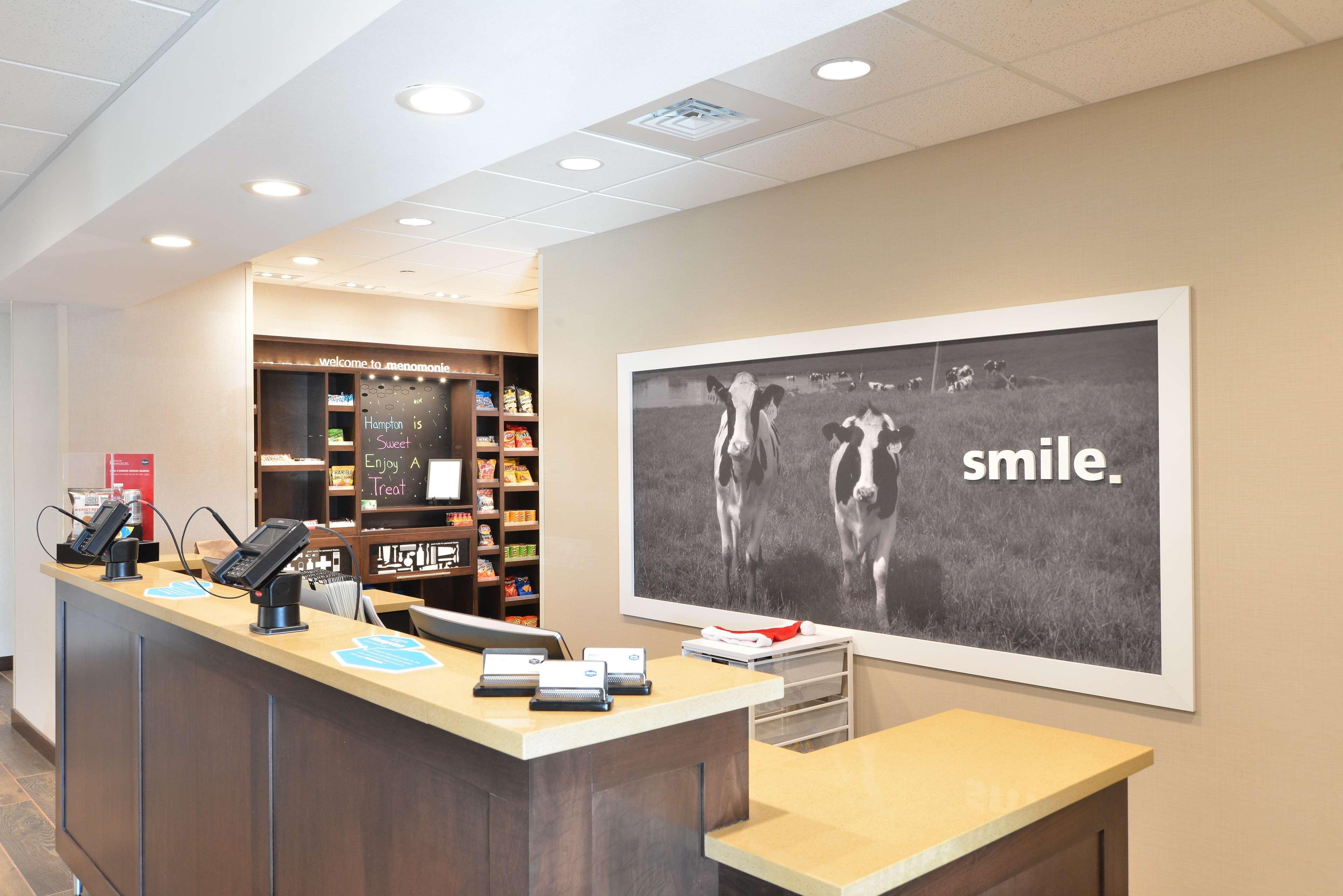 Hampton Inn & Suites Menomonie-Uw Stout Exterior photo