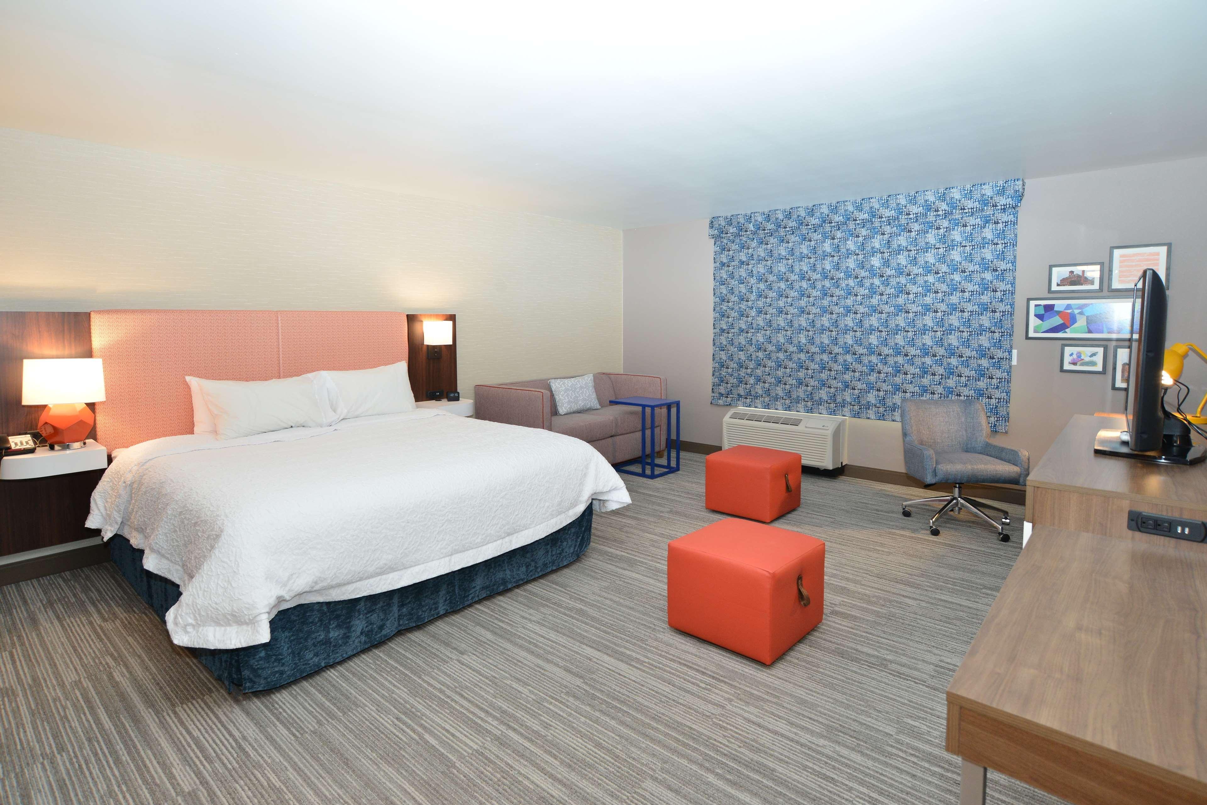 Hampton Inn & Suites Menomonie-Uw Stout Exterior photo